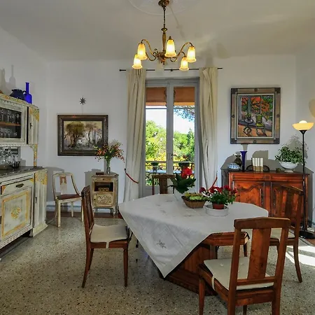 Saint-jean-cap-ferrat Sleeps 7 Pool Wifi Villa